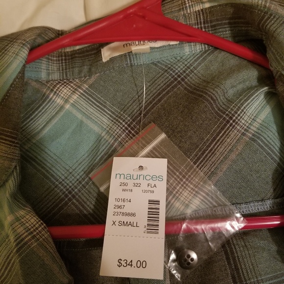 Cute Button down shirt - Picture 2 of 8